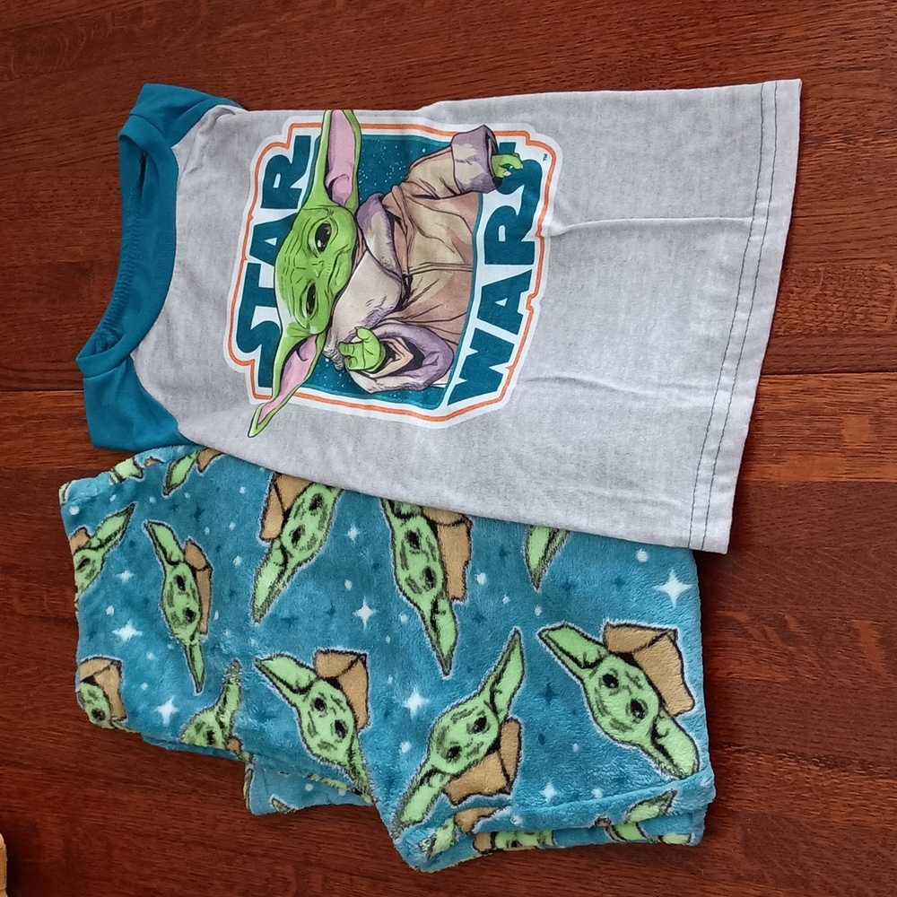Yoda Plush Size 10 Pajama 2 Piece Set BabyYoda (b260)